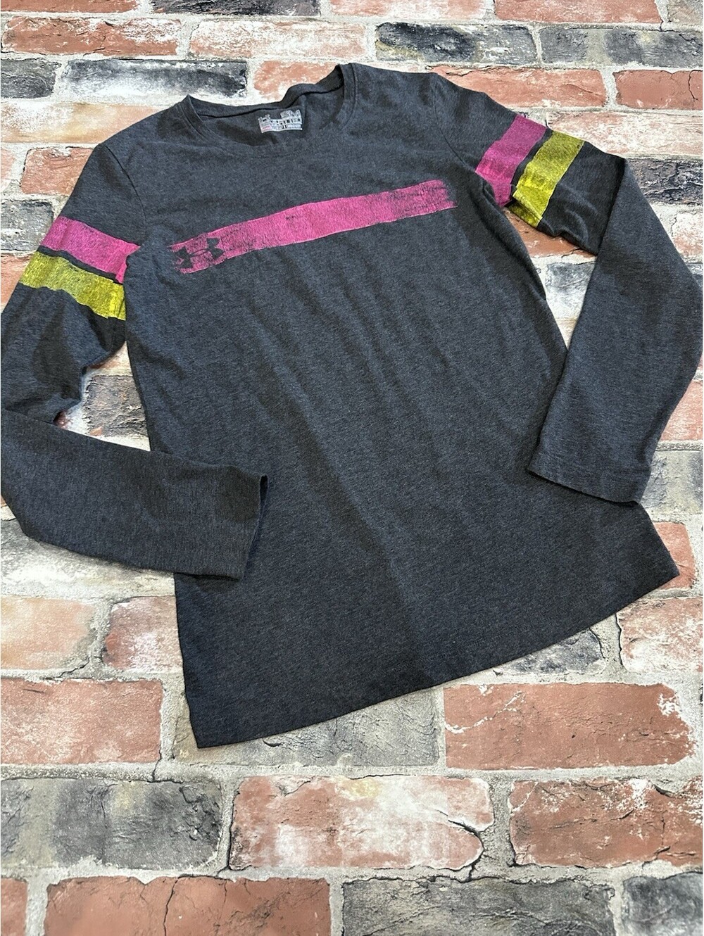 Women’s Under Armour Long Sleeve Shirt EUC Size Small